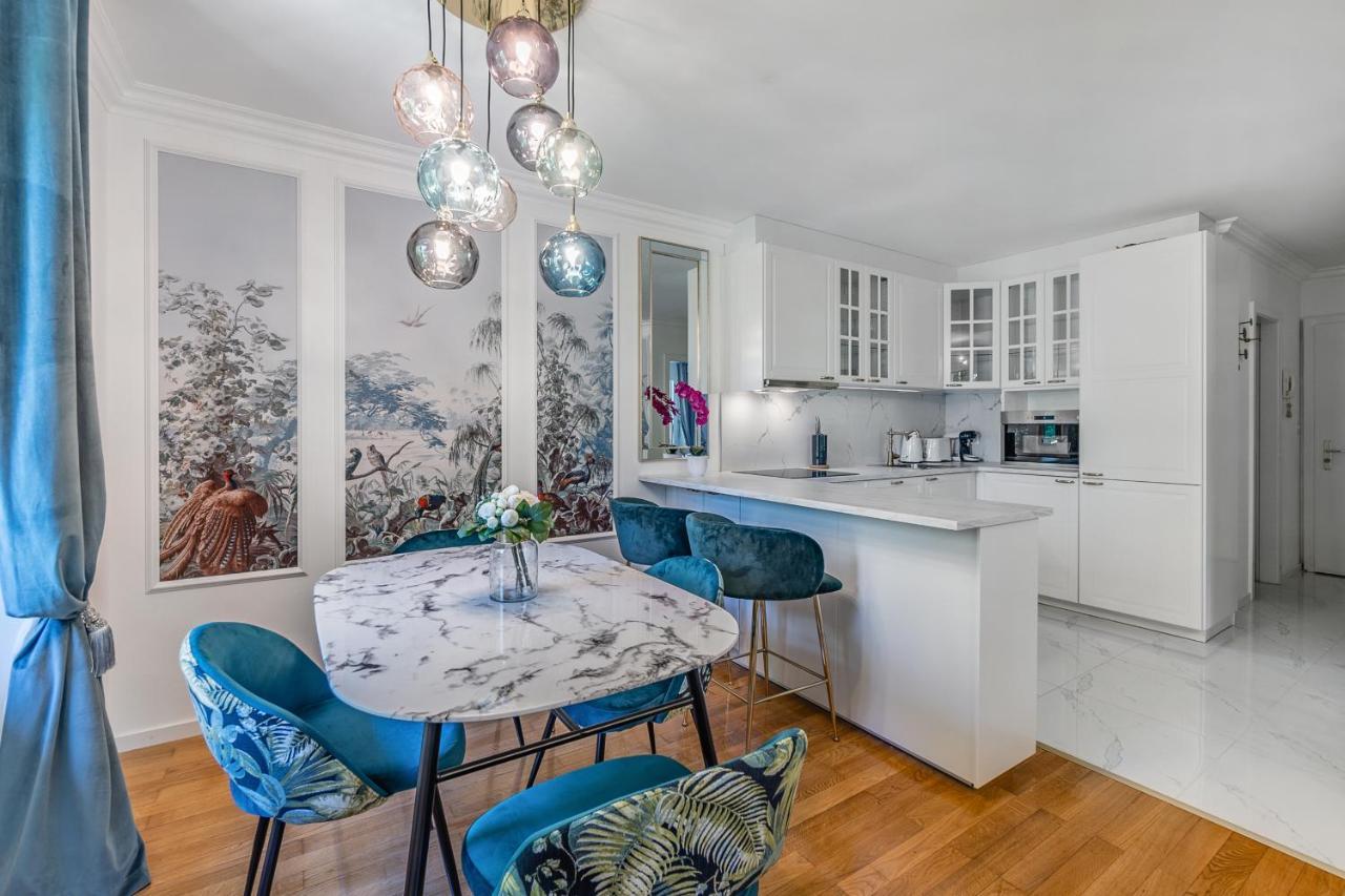 Soft Glam 1-bedroom Appt - & Mountain View * Montreux